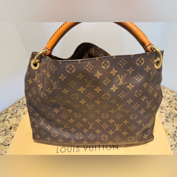 authentic LOUIS VUITTON Monogram Artsy - Picture 3 of 11